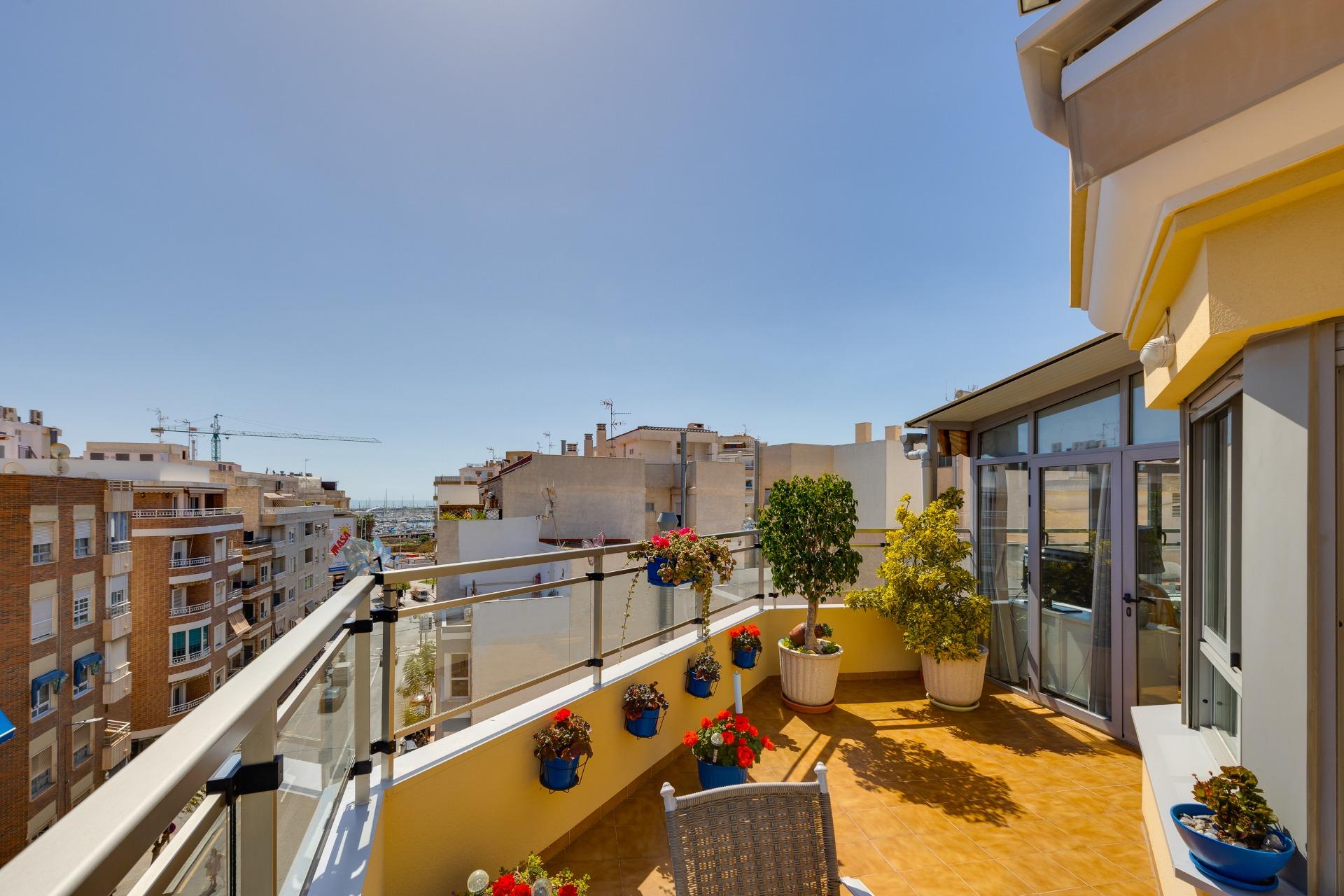2 Bed, 1 Bath, ApartmentFor Sale, Torrevieja, Alicante
