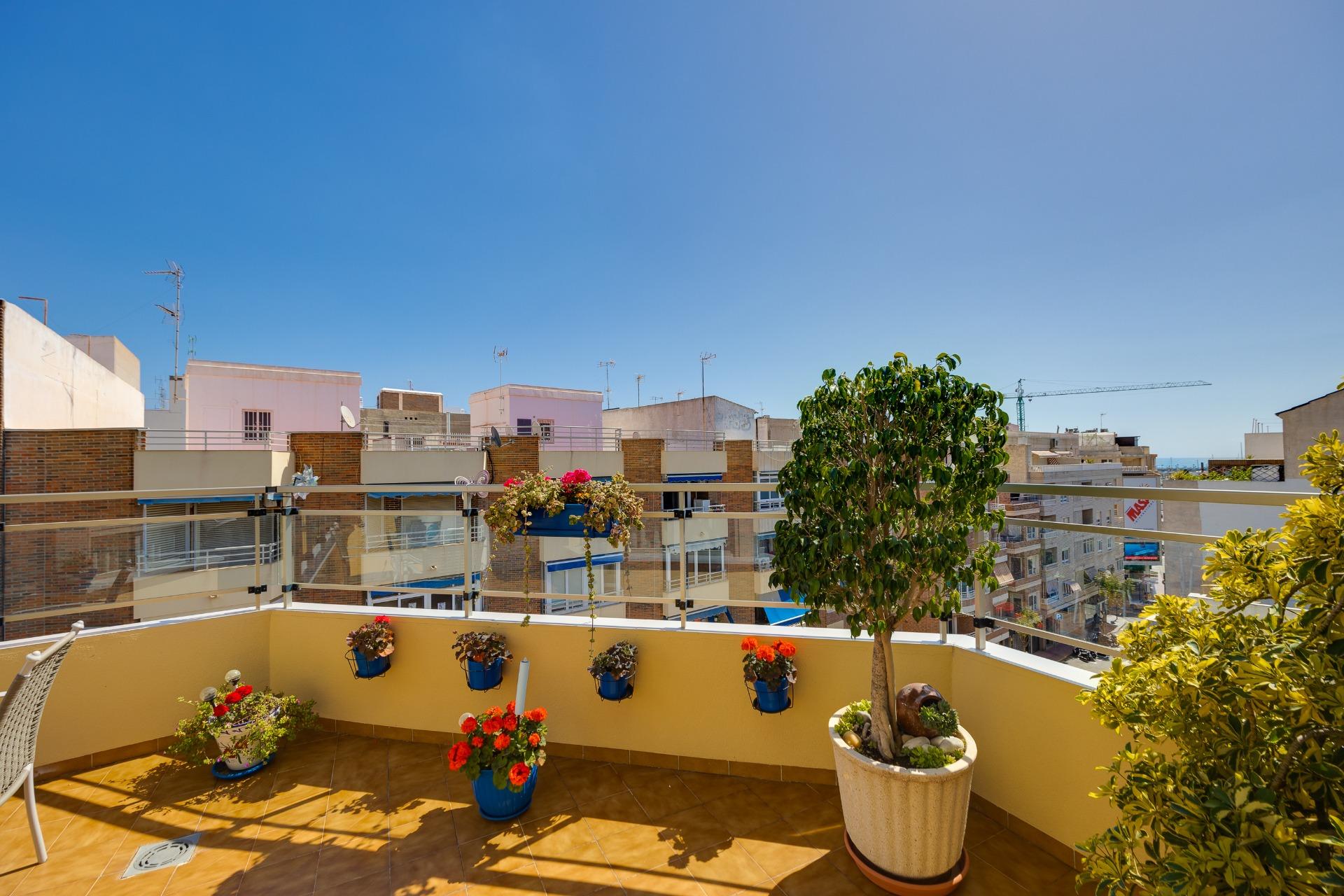 2 Bed, 1 Bath, ApartmentFor Sale, Torrevieja, Alicante