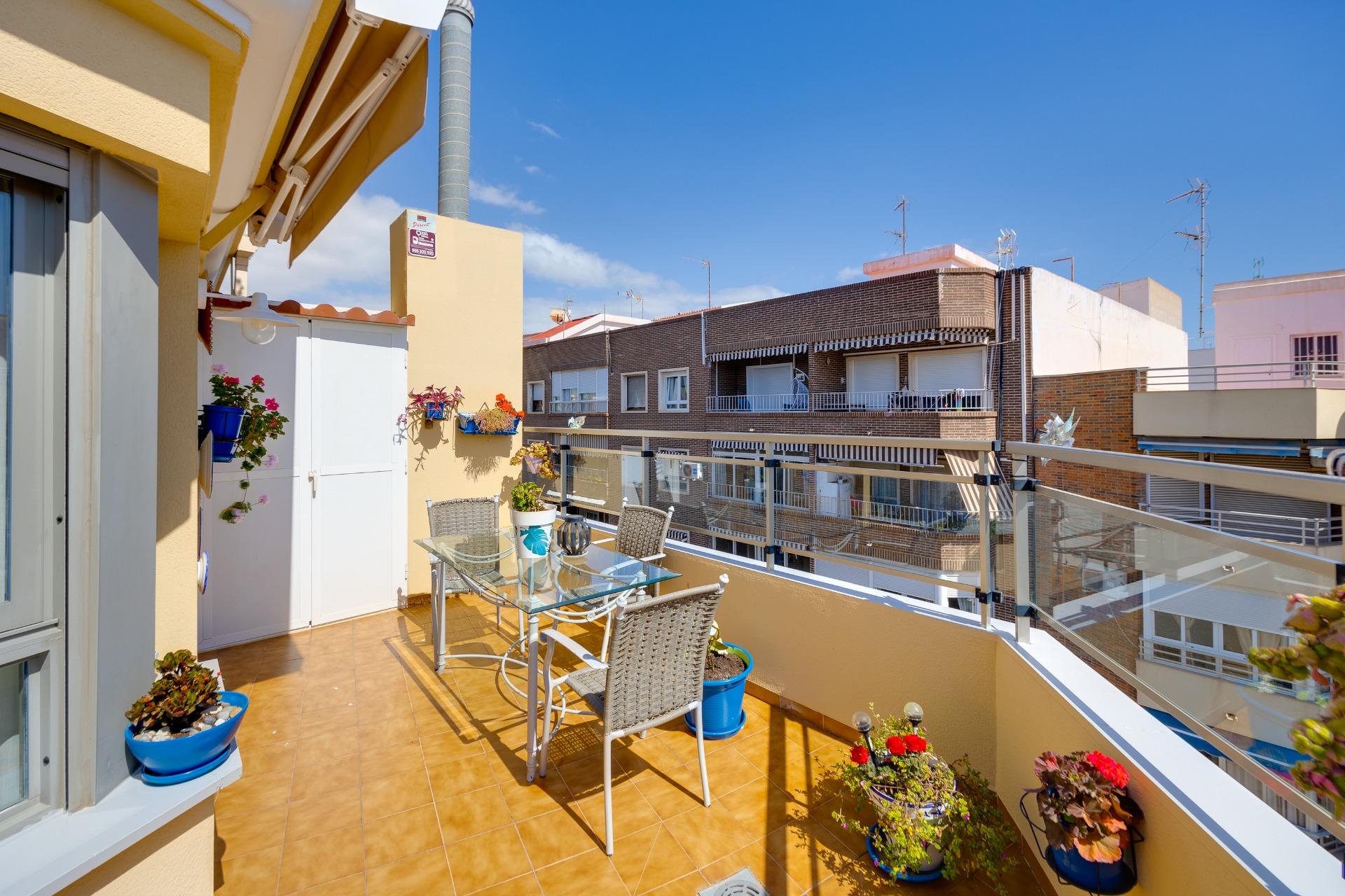 2 Bed, 1 Bath, ApartmentFor Sale, Torrevieja, Alicante