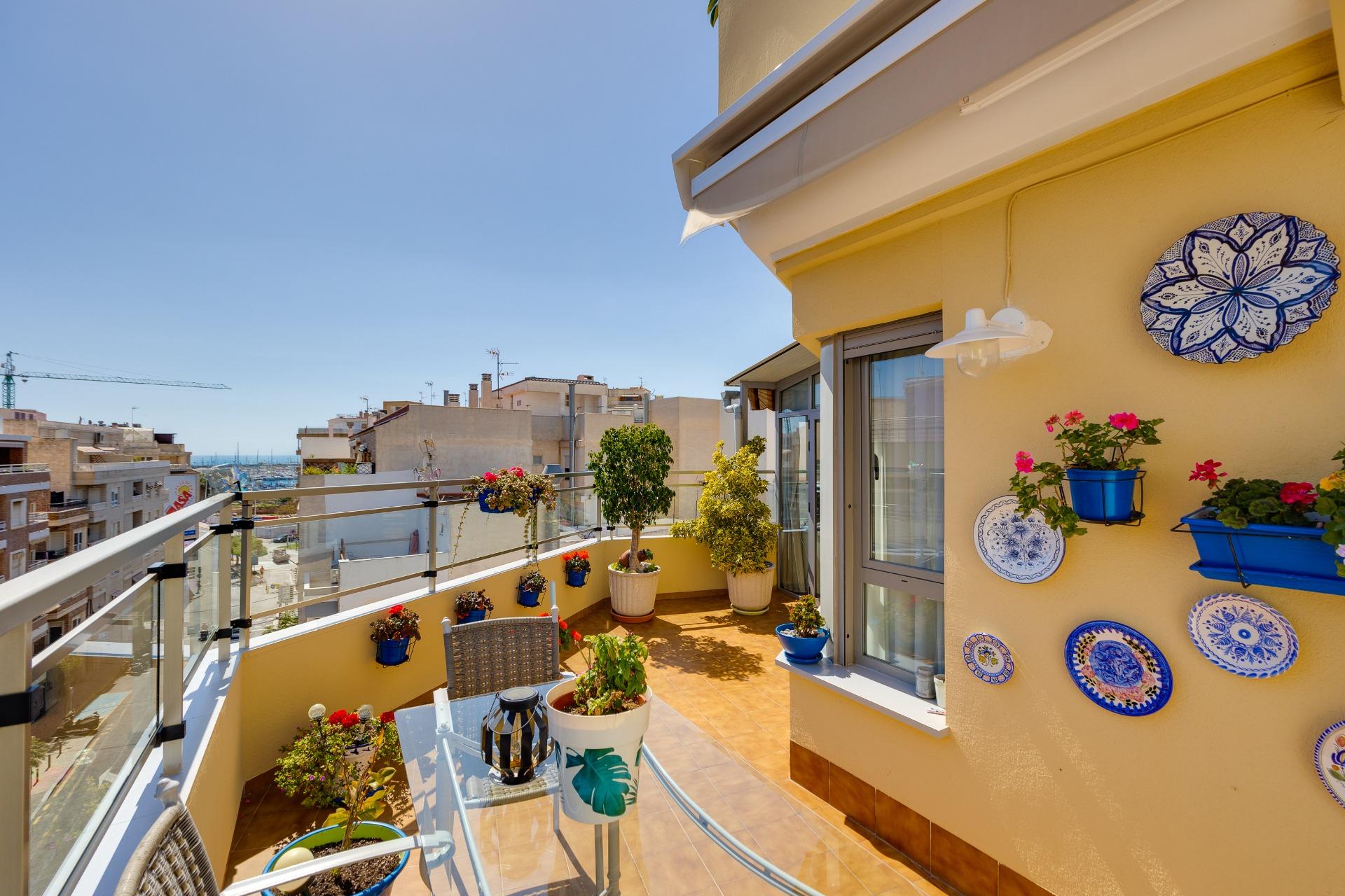 2 Bed, 1 Bath, ApartmentFor Sale, Torrevieja, Alicante