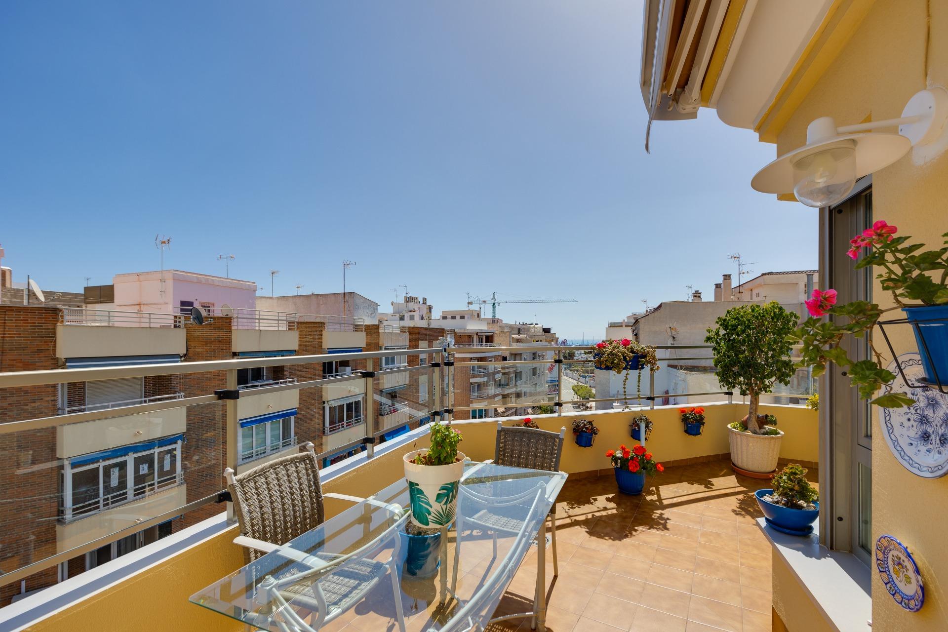 2 Bed, 1 Bath, ApartmentFor Sale, Torrevieja, Alicante