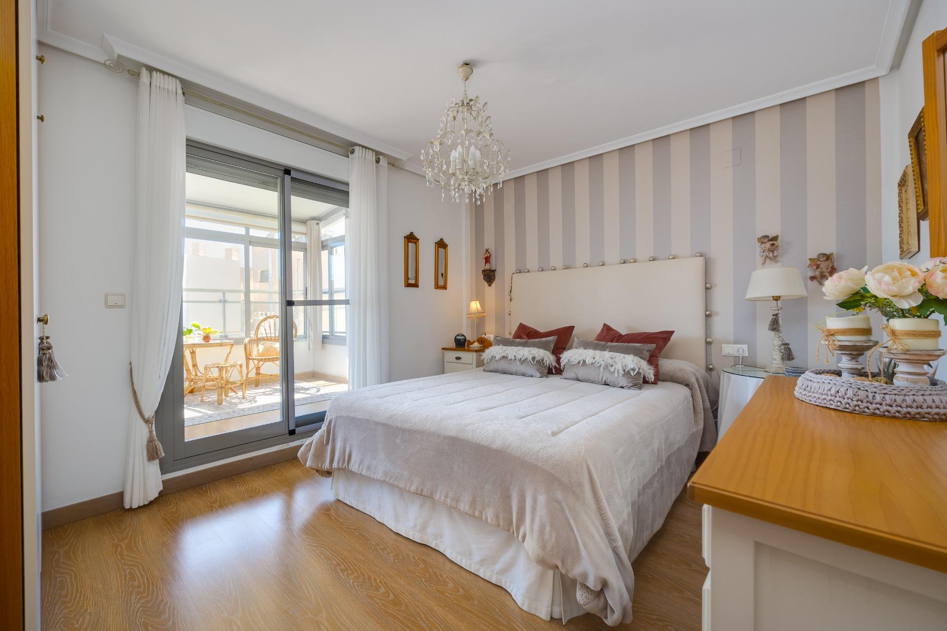 2 Bed, 1 Bath, ApartmentFor Sale, Torrevieja, Alicante