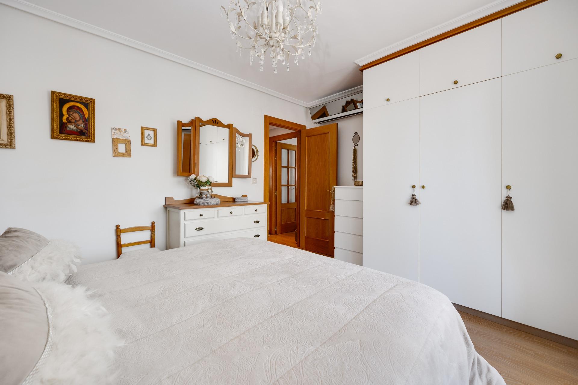 2 Bed, 1 Bath, ApartmentFor Sale, Torrevieja, Alicante