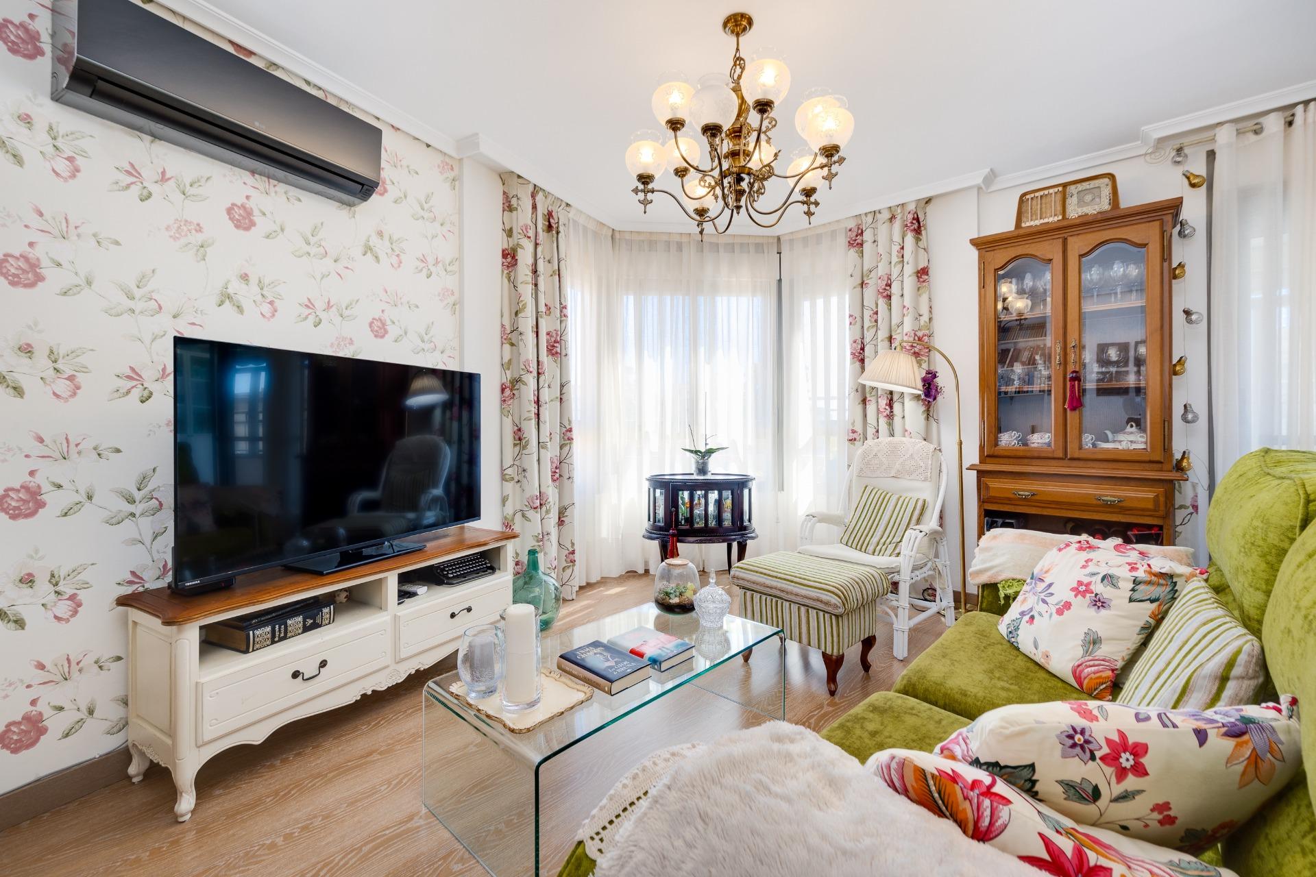 2 Bed, 1 Bath, ApartmentFor Sale, Torrevieja, Alicante