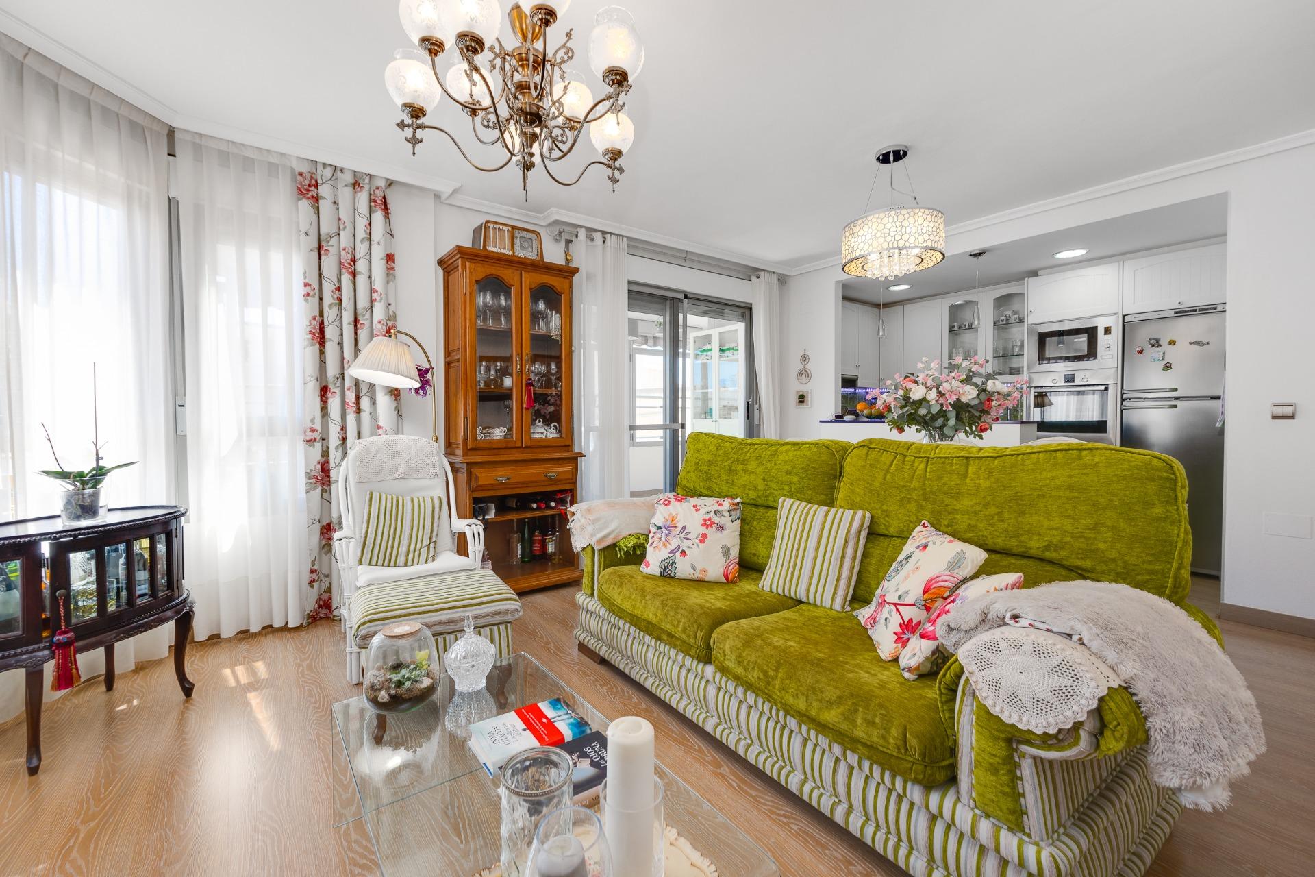 2 Bed, 1 Bath, ApartmentFor Sale, Torrevieja, Alicante