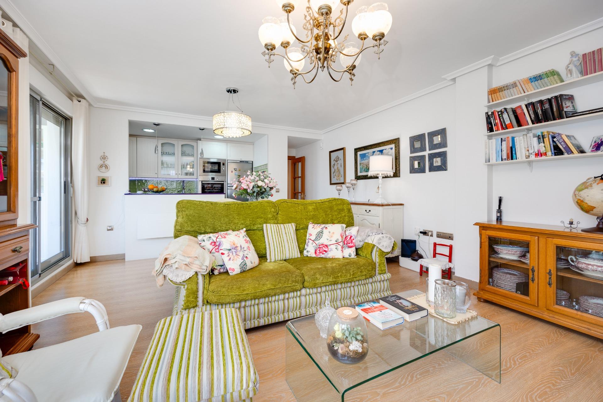 2 Bed, 1 Bath, ApartmentFor Sale, Torrevieja, Alicante