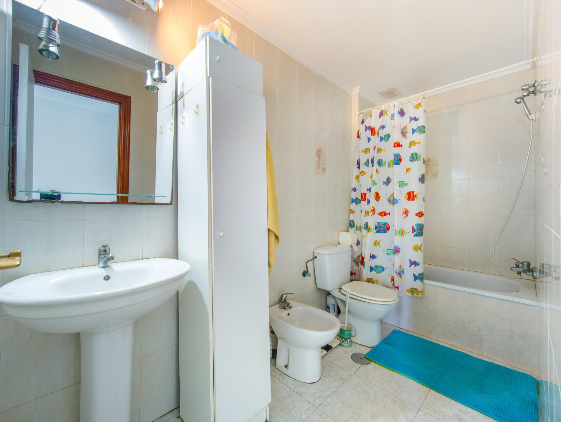 2 Bed, 1 Bath, ApartmentFor Sale, Torrevieja, Alicante