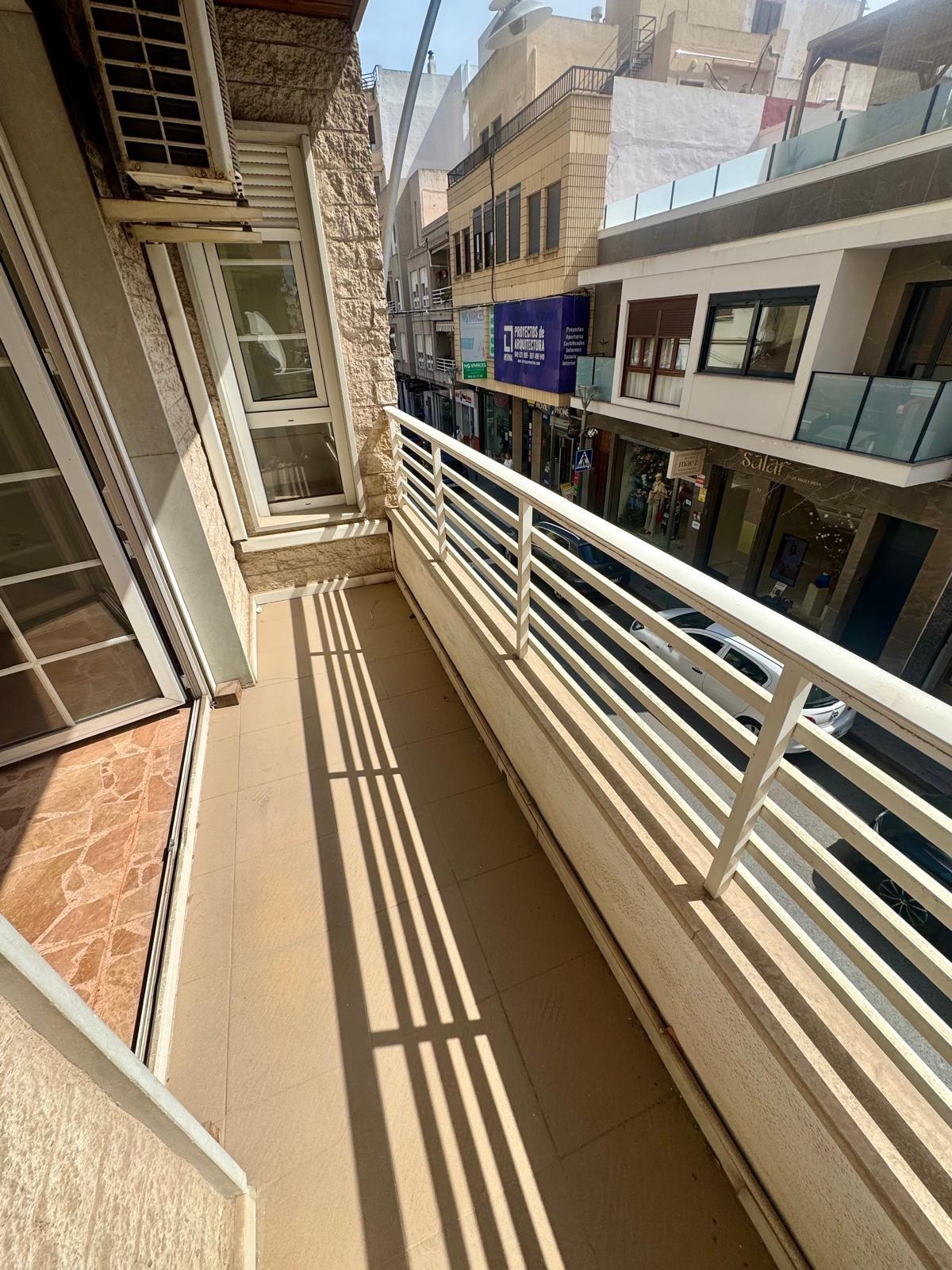 5 Bed, 2 Bath, ApartmentFor Sale, Torrevieja, Alicante