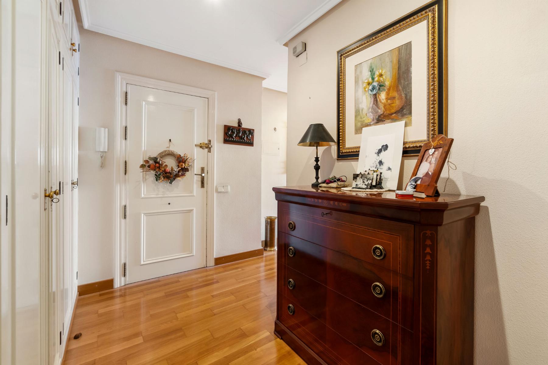 4 Bed, 2 Bath, ApartmentFor Sale, Torrevieja, Alicante