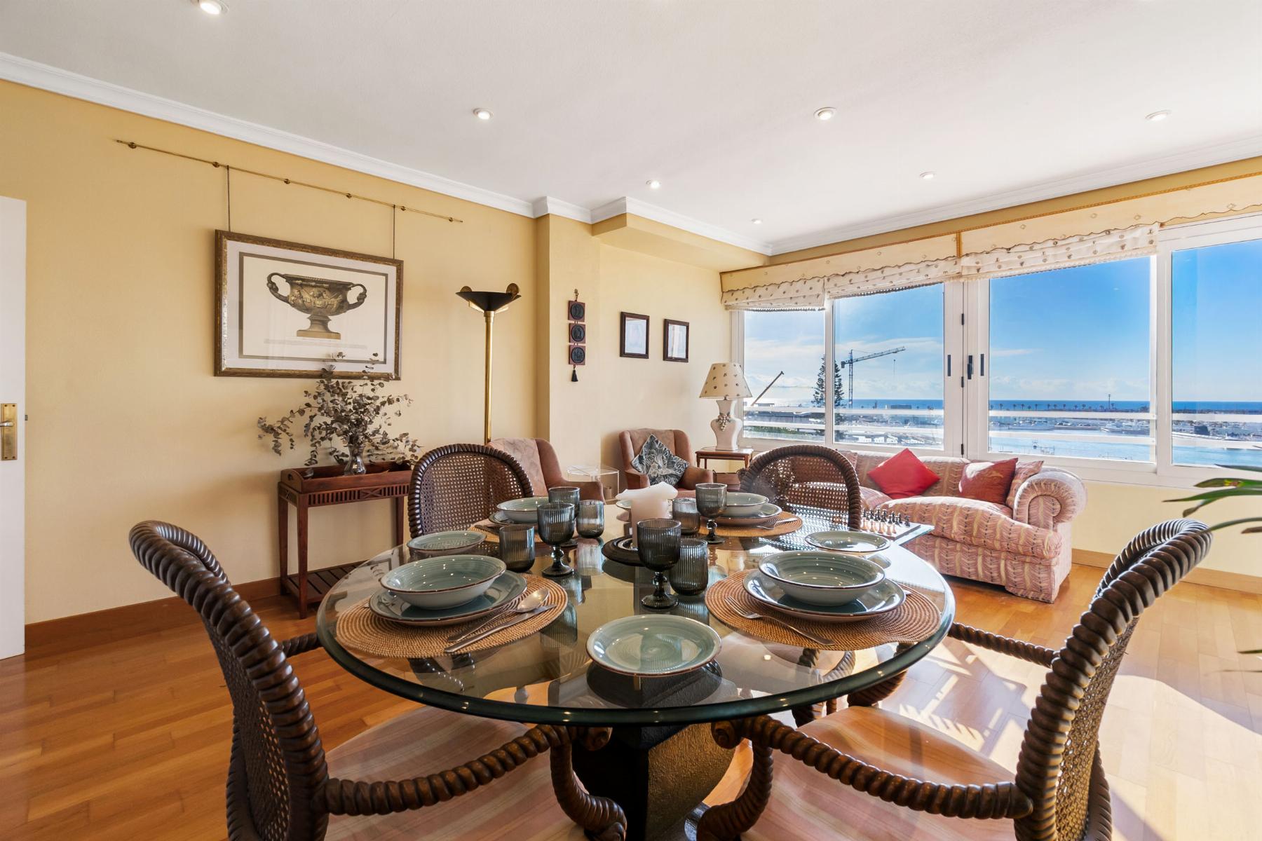 4 Bed, 2 Bath, ApartmentFor Sale, Torrevieja, Alicante