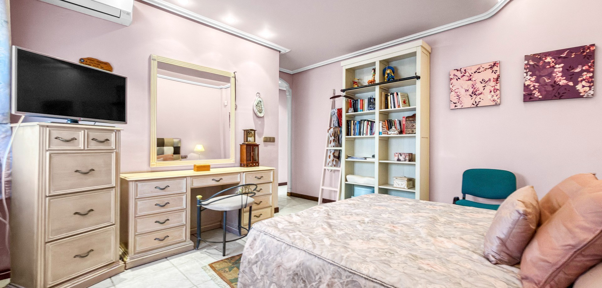 5 Bed, 6 Bath, HouseFor Sale, Torrevieja, Alicante