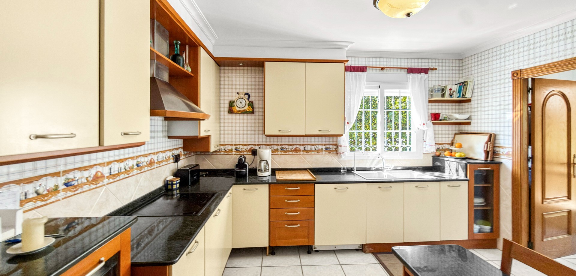 5 Bed, 6 Bath, HouseFor Sale, Torrevieja, Alicante