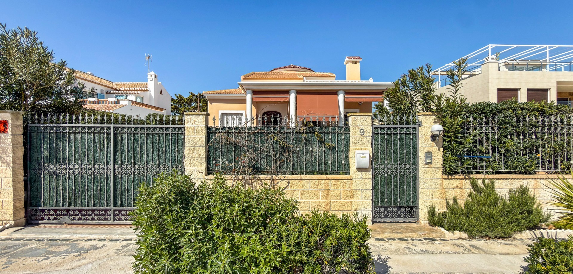 5 Bed, 6 Bath, HouseFor Sale, Torrevieja, Alicante