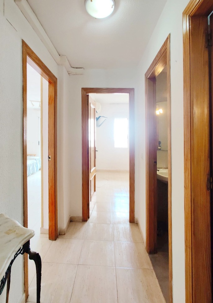 3 Bed, 2 Bath, ApartmentFor Sale, Torrevieja, Alicante