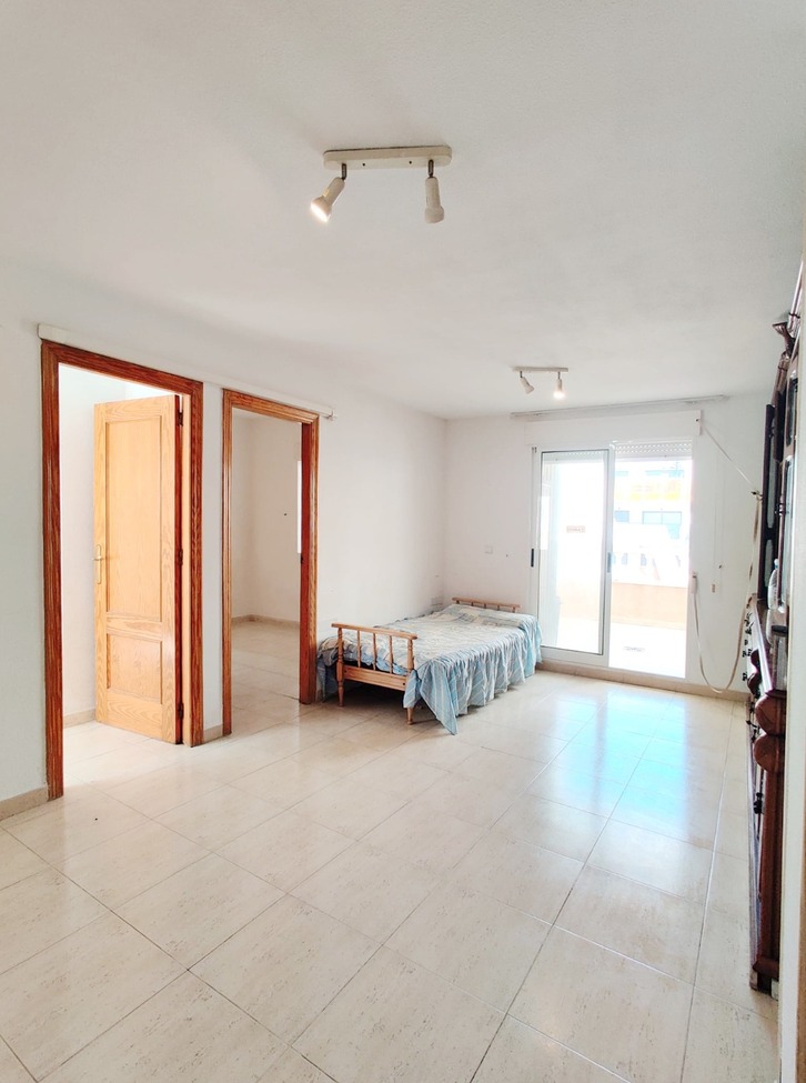 3 Bed, 2 Bath, ApartmentFor Sale, Torrevieja, Alicante