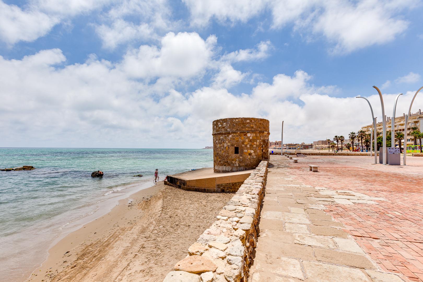 2 Bed, 1 Bath, ApartmentFor Sale, Torrevieja, Alicante