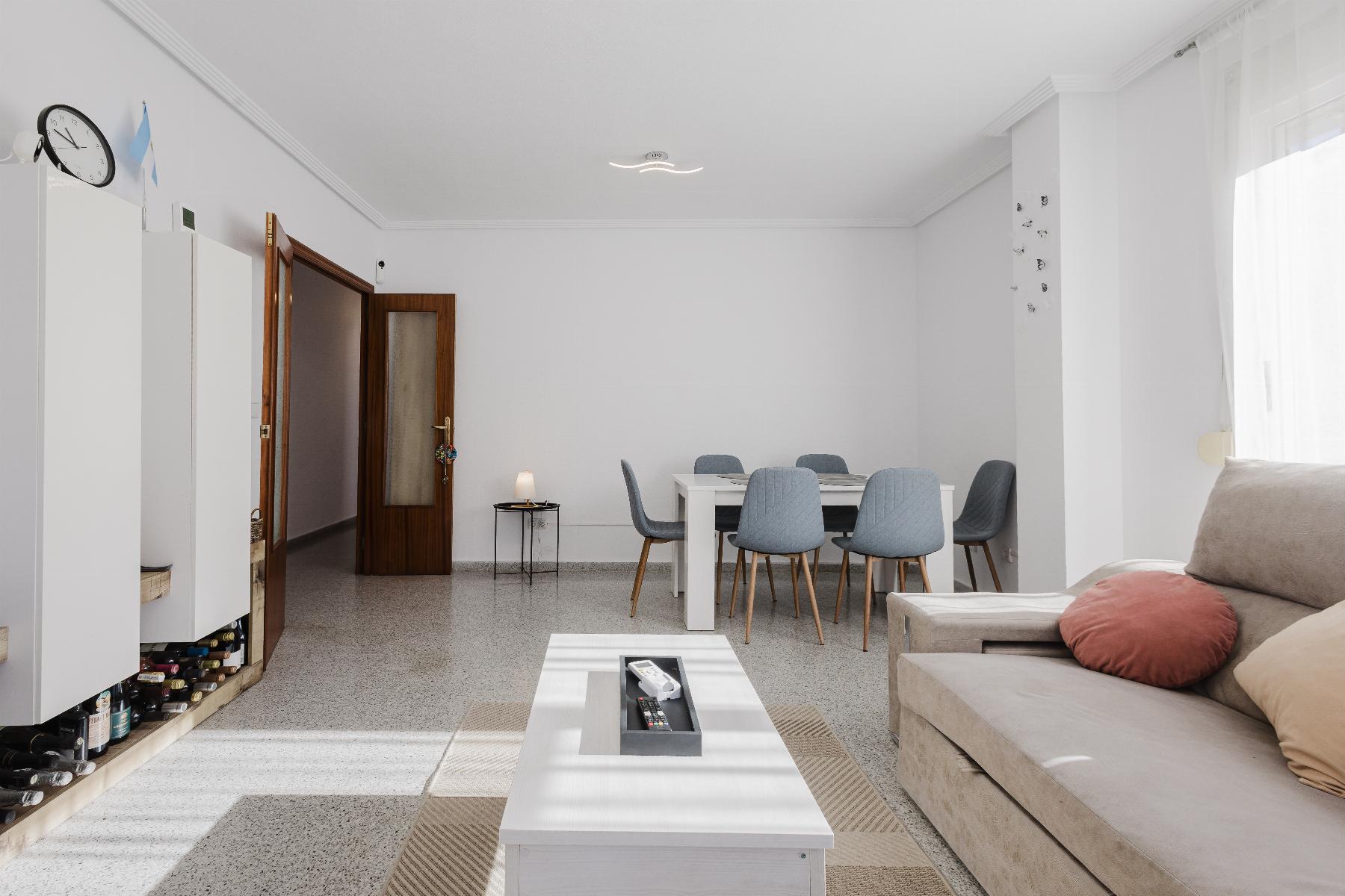 4 Bed, 2 Bath, ApartmentFor Sale, San Miguel de Salinas, Alicante