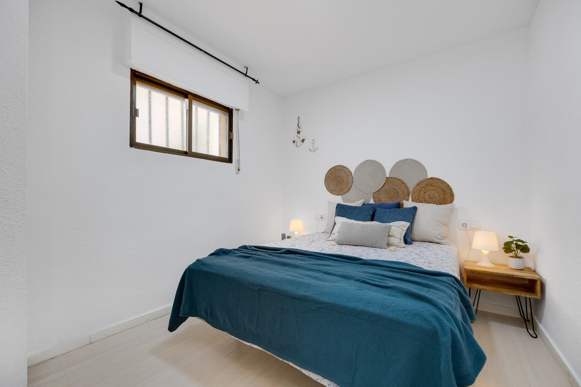 2 Bed, 1 Bath, ApartmentFor Sale, Torrevieja, Alicante