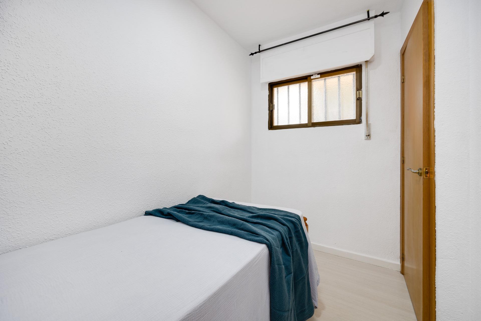 2 Bed, 1 Bath, ApartmentFor Sale, Torrevieja, Alicante