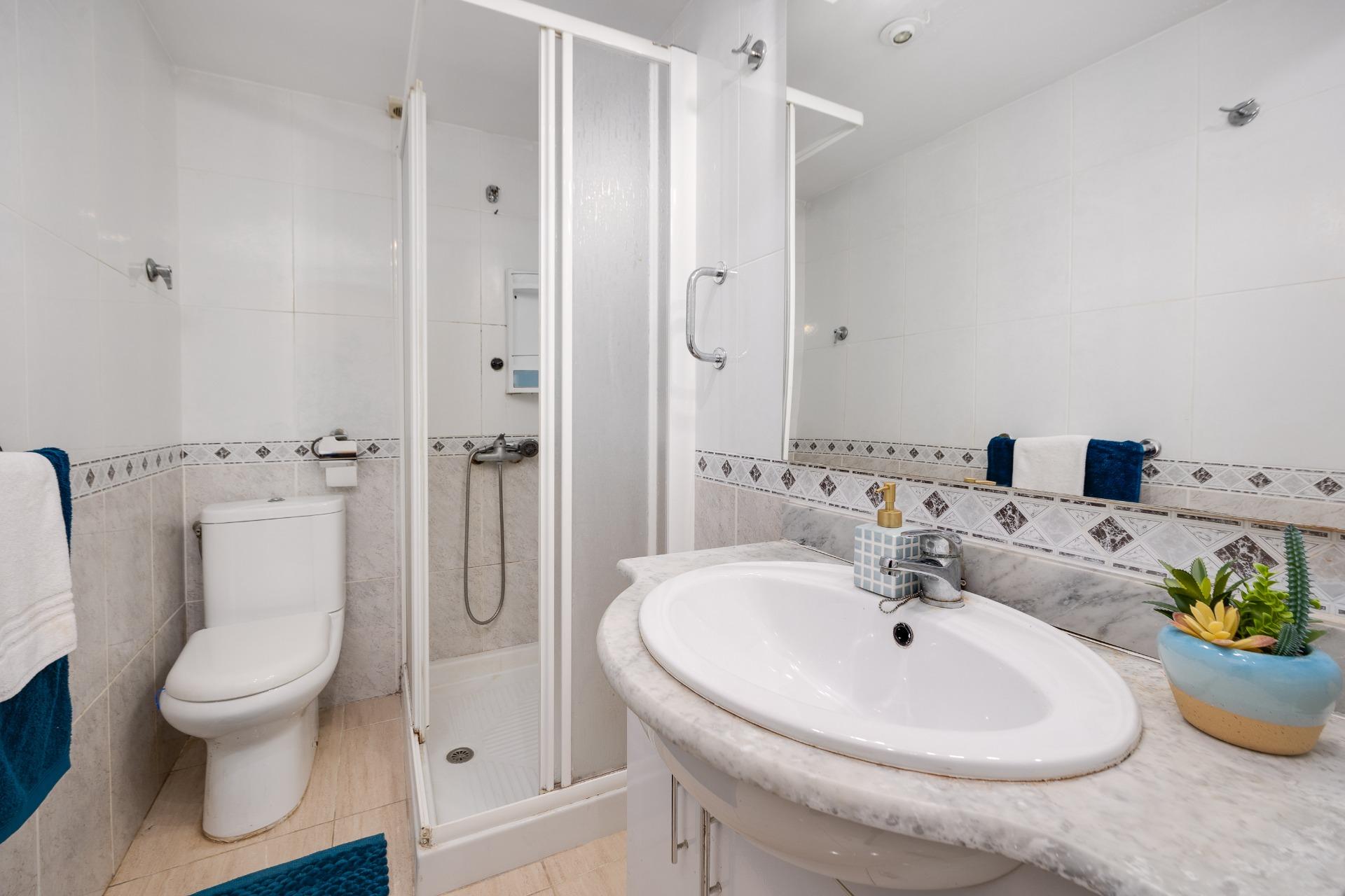 2 Bed, 1 Bath, ApartmentFor Sale, Torrevieja, Alicante