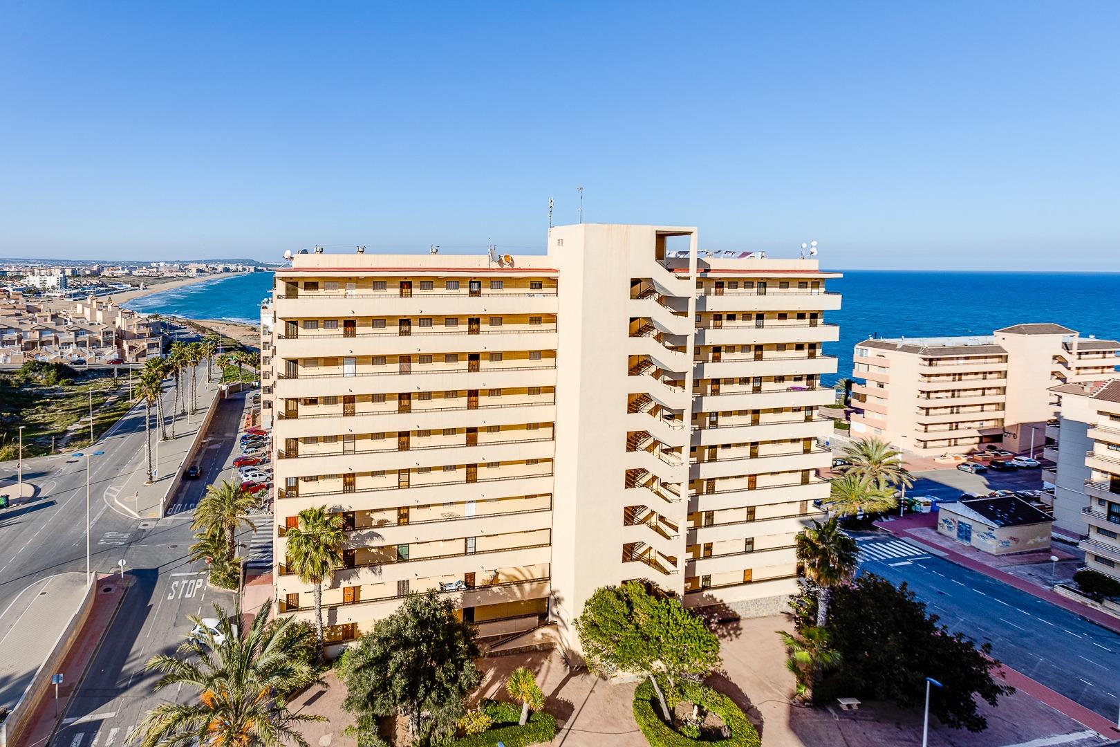 2 Bed, 1 Bath, ApartmentFor Sale, Torrevieja, Alicante