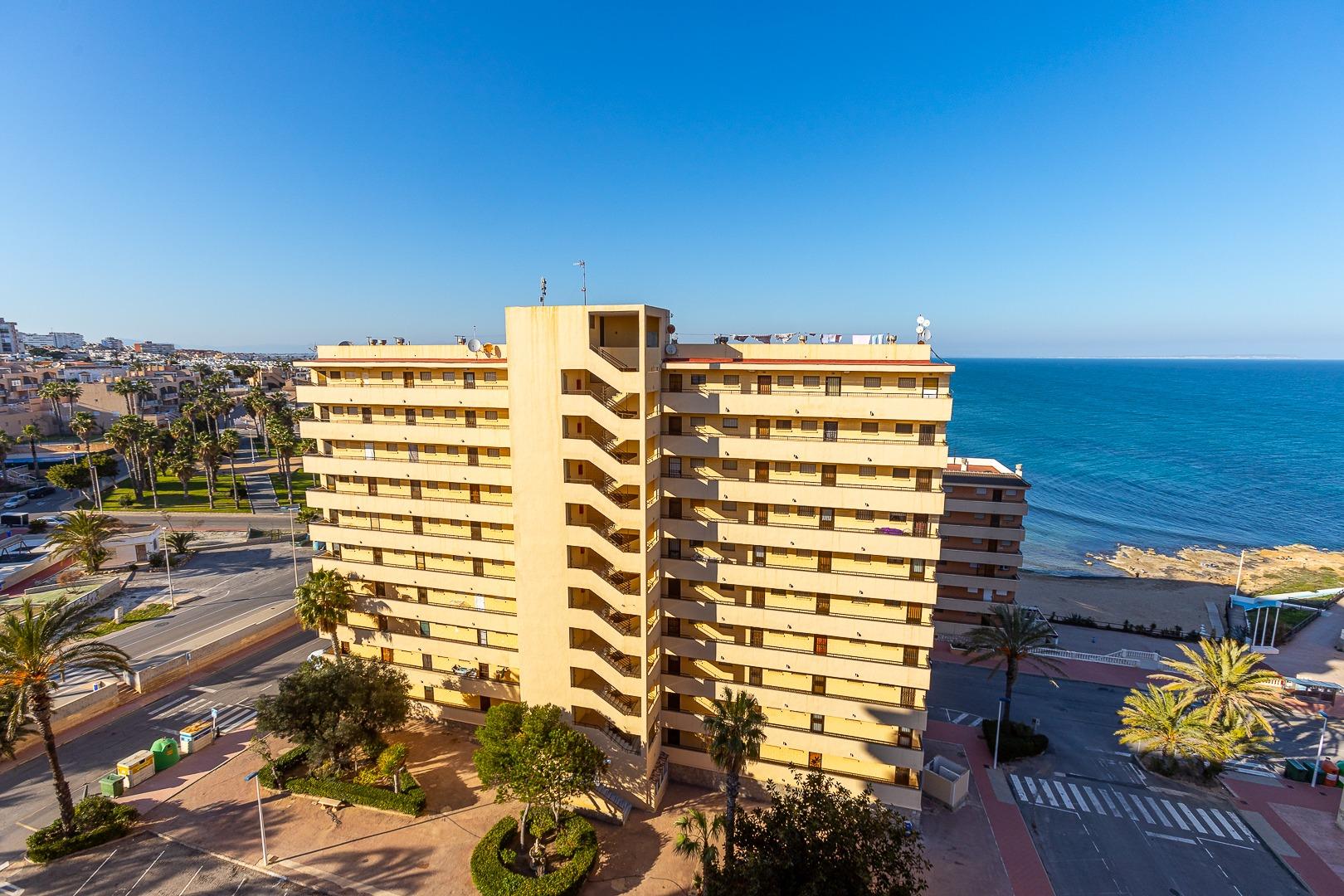 2 Bed, 1 Bath, ApartmentFor Sale, Torrevieja, Alicante