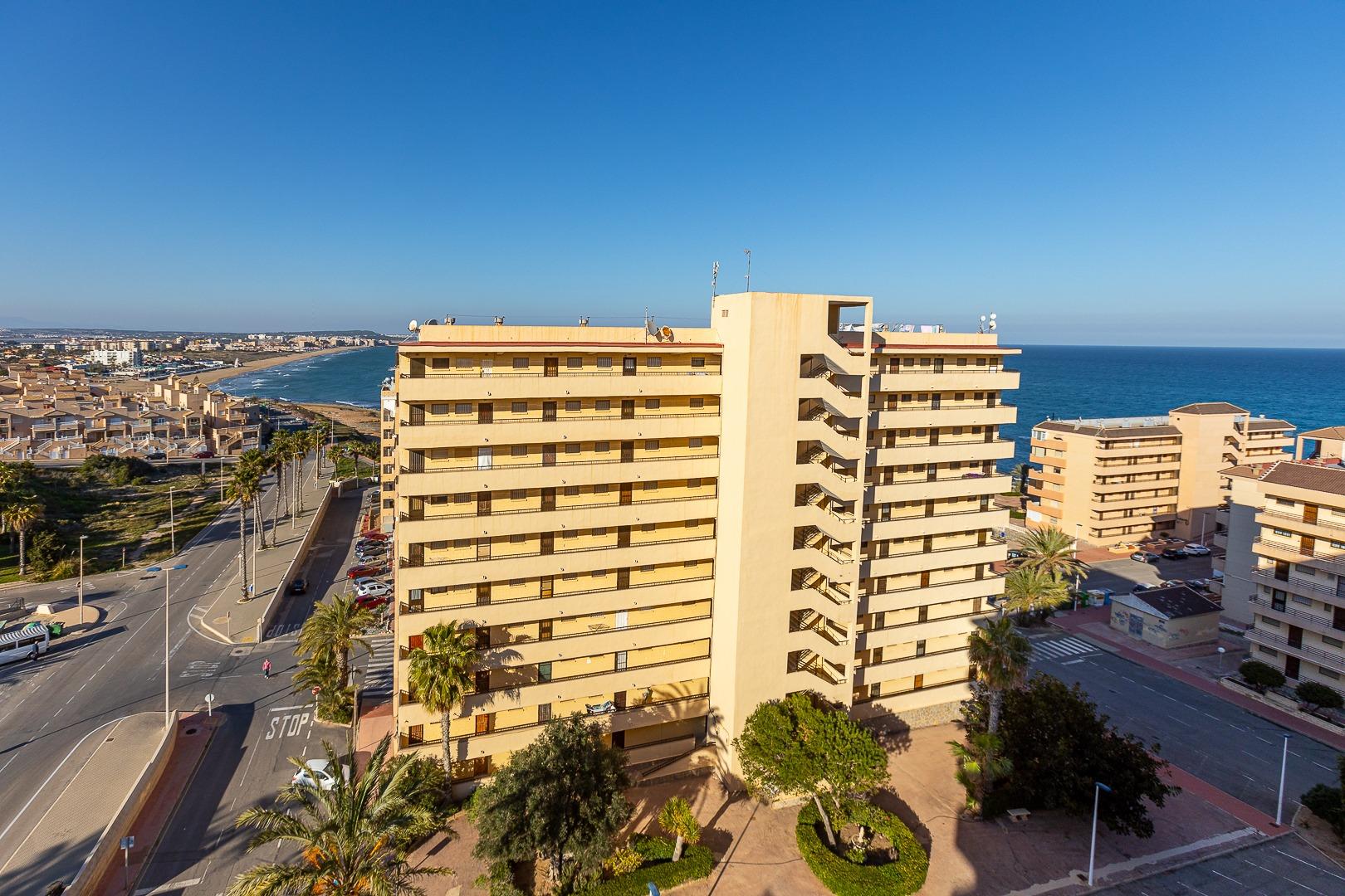 2 Bed, 1 Bath, ApartmentFor Sale, Torrevieja, Alicante