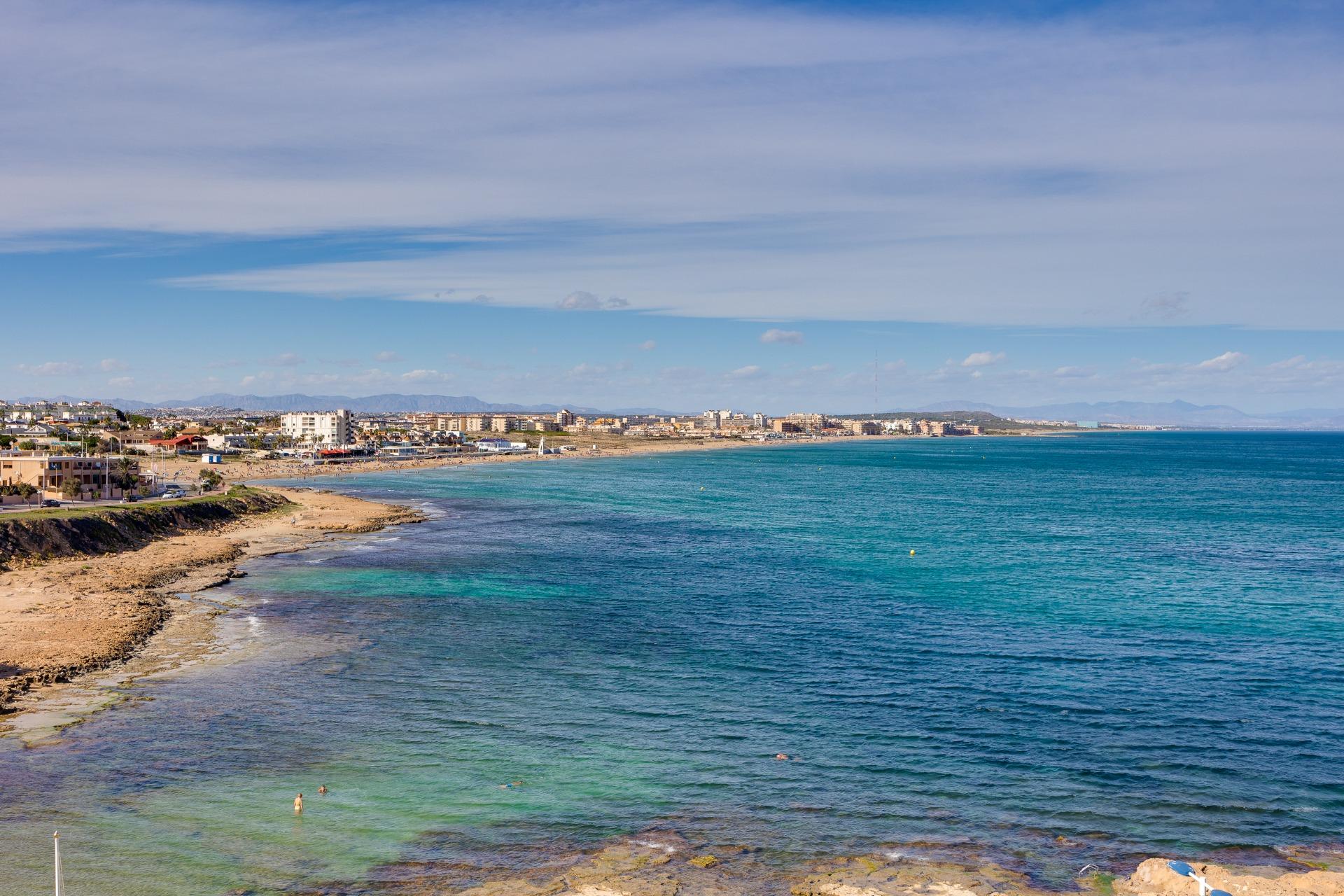 2 Bed, 1 Bath, ApartmentFor Sale, Torrevieja, Alicante