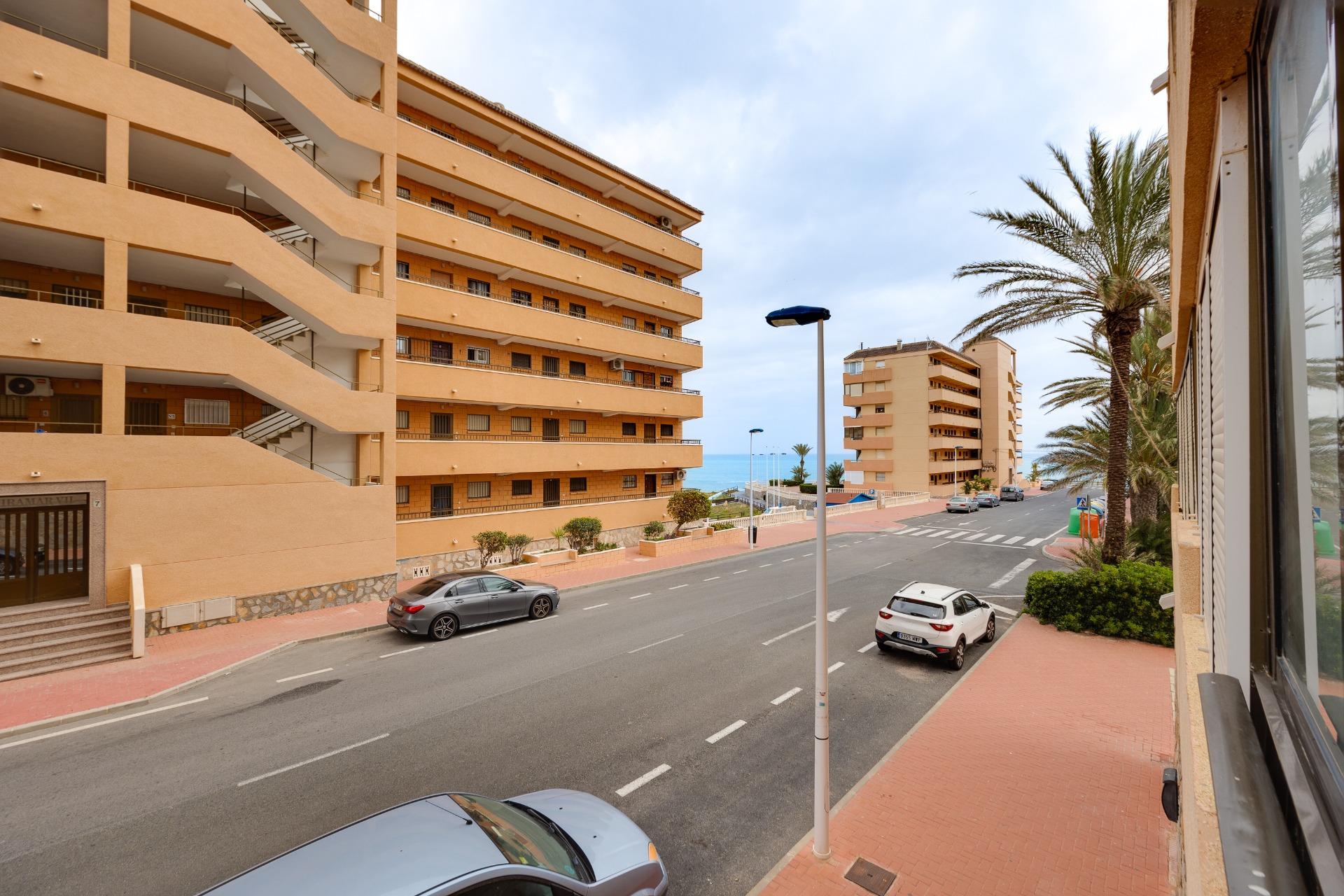 2 Bed, 1 Bath, ApartmentFor Sale, Torrevieja, Alicante
