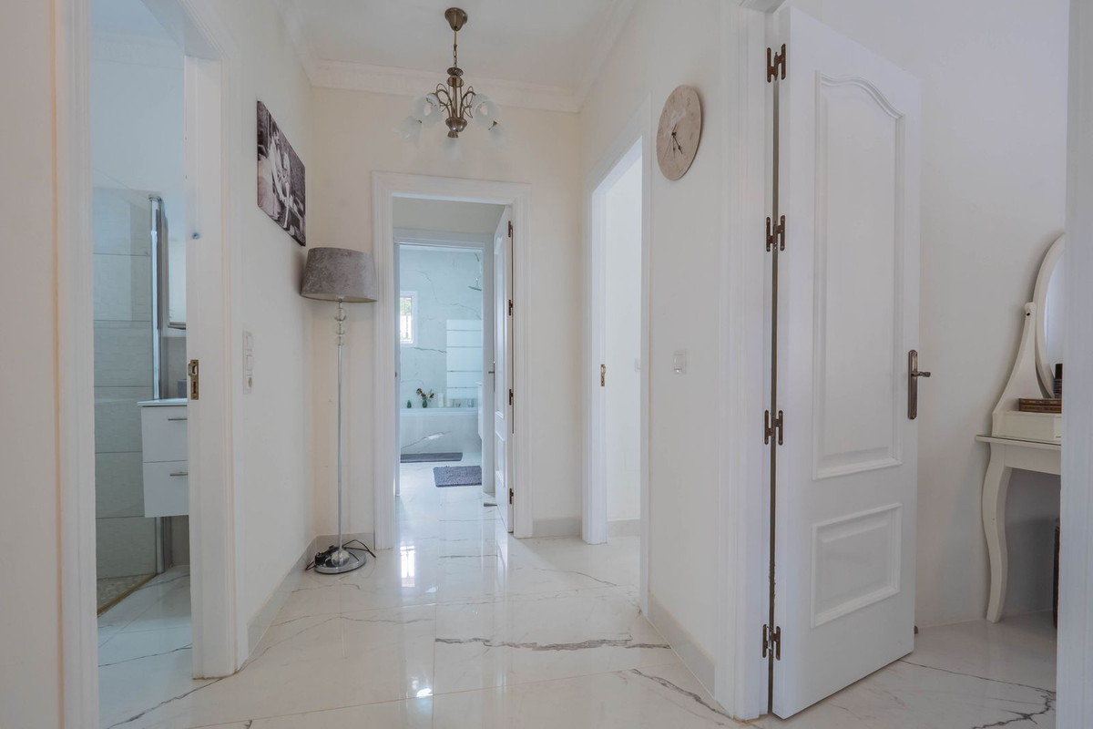 Coin, Malaga, 3 Bedrooms Bedrooms, ,2 BathroomsBathrooms,For Sale,R5317546