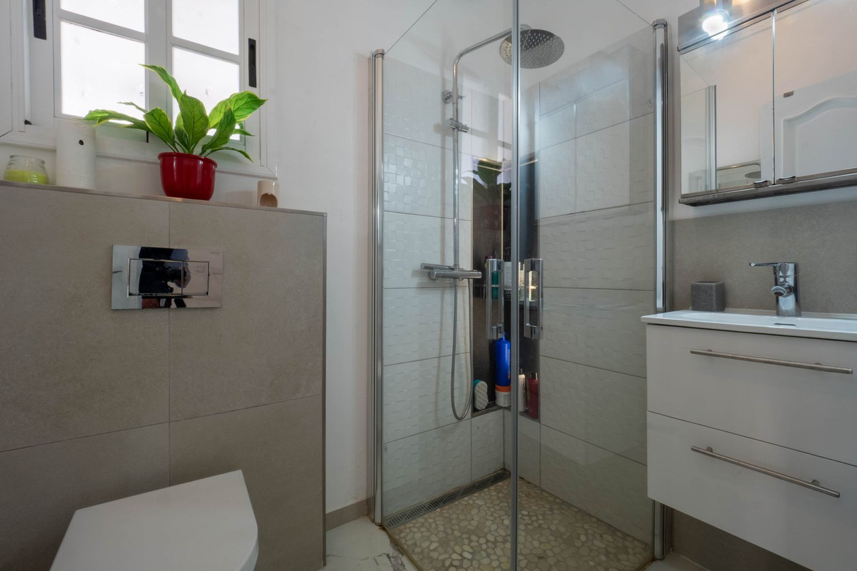 Coin, Malaga, 3 Bedrooms Bedrooms, ,2 BathroomsBathrooms,For Sale,R5317546