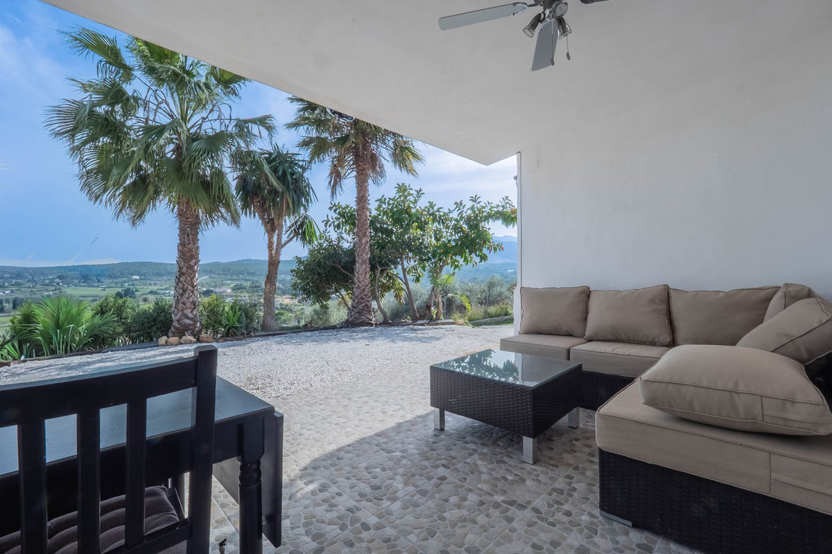 Coin, Malaga, 3 Bedrooms Bedrooms, ,2 BathroomsBathrooms,For Sale,R5317546