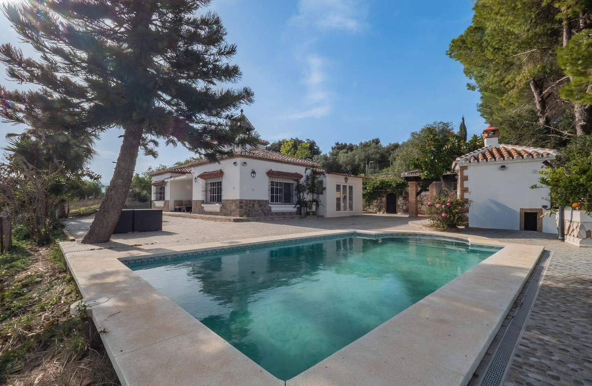 Coin, Malaga, 3 Bedrooms Bedrooms, ,2 BathroomsBathrooms,For Sale,R5317546