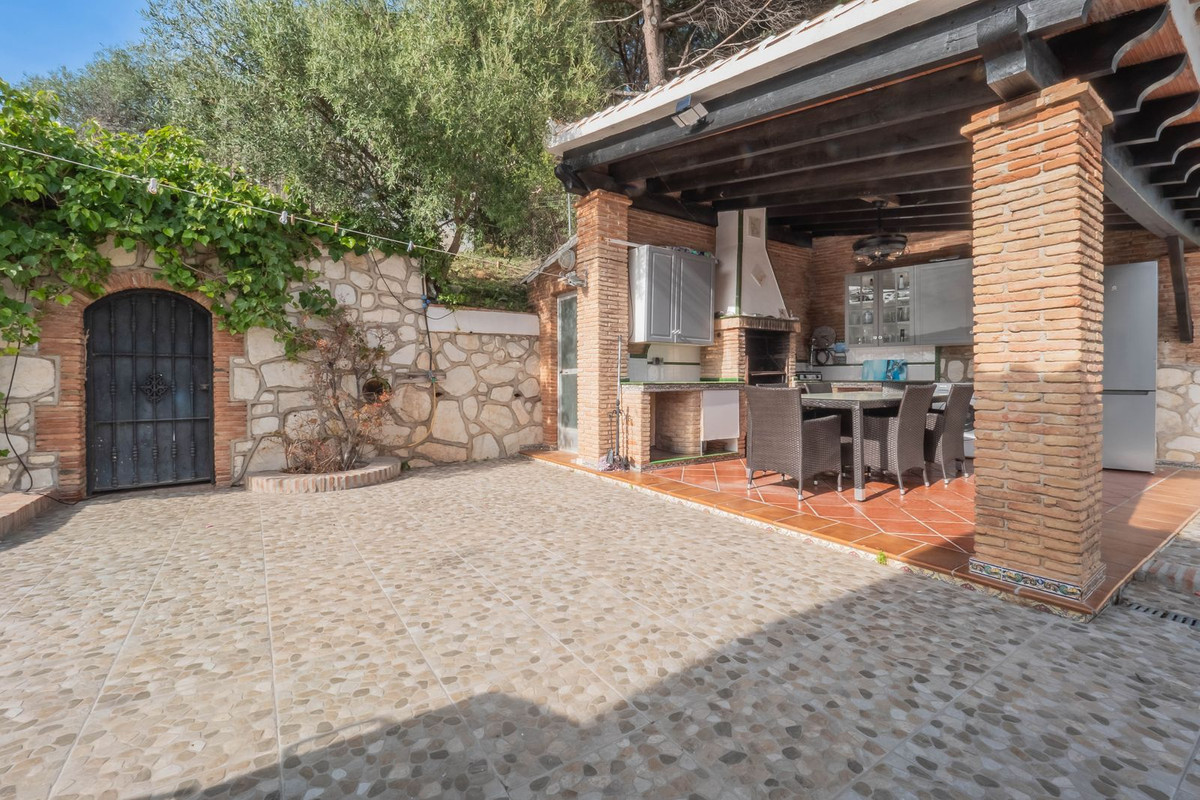 Coin, Malaga, 3 Bedrooms Bedrooms, ,2 BathroomsBathrooms,For Sale,R5317546