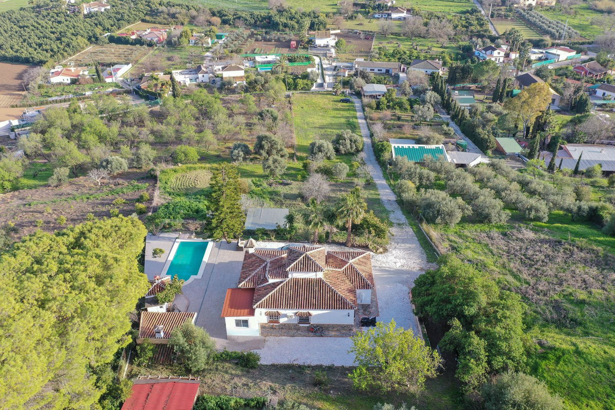 Coin, Malaga, 3 Bedrooms Bedrooms, ,2 BathroomsBathrooms,For Sale,R5317546