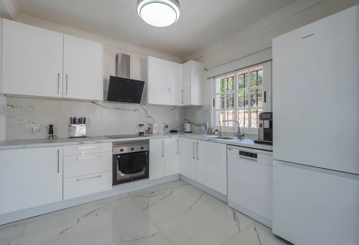 Coin, Malaga, 3 Bedrooms Bedrooms, ,2 BathroomsBathrooms,For Sale,R5317546