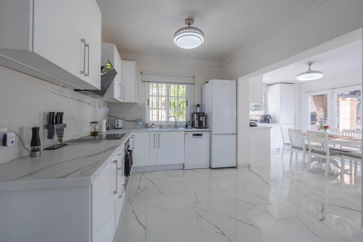 Coin, Malaga, 3 Bedrooms Bedrooms, ,2 BathroomsBathrooms,For Sale,R5317546