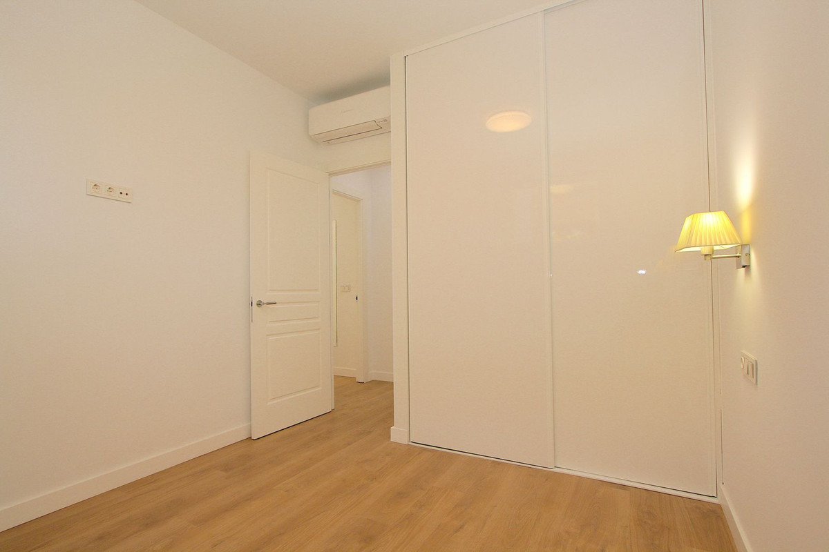 3 Bed, 2 Bath, ApartmentFor Sale, Fuengirola, Malaga