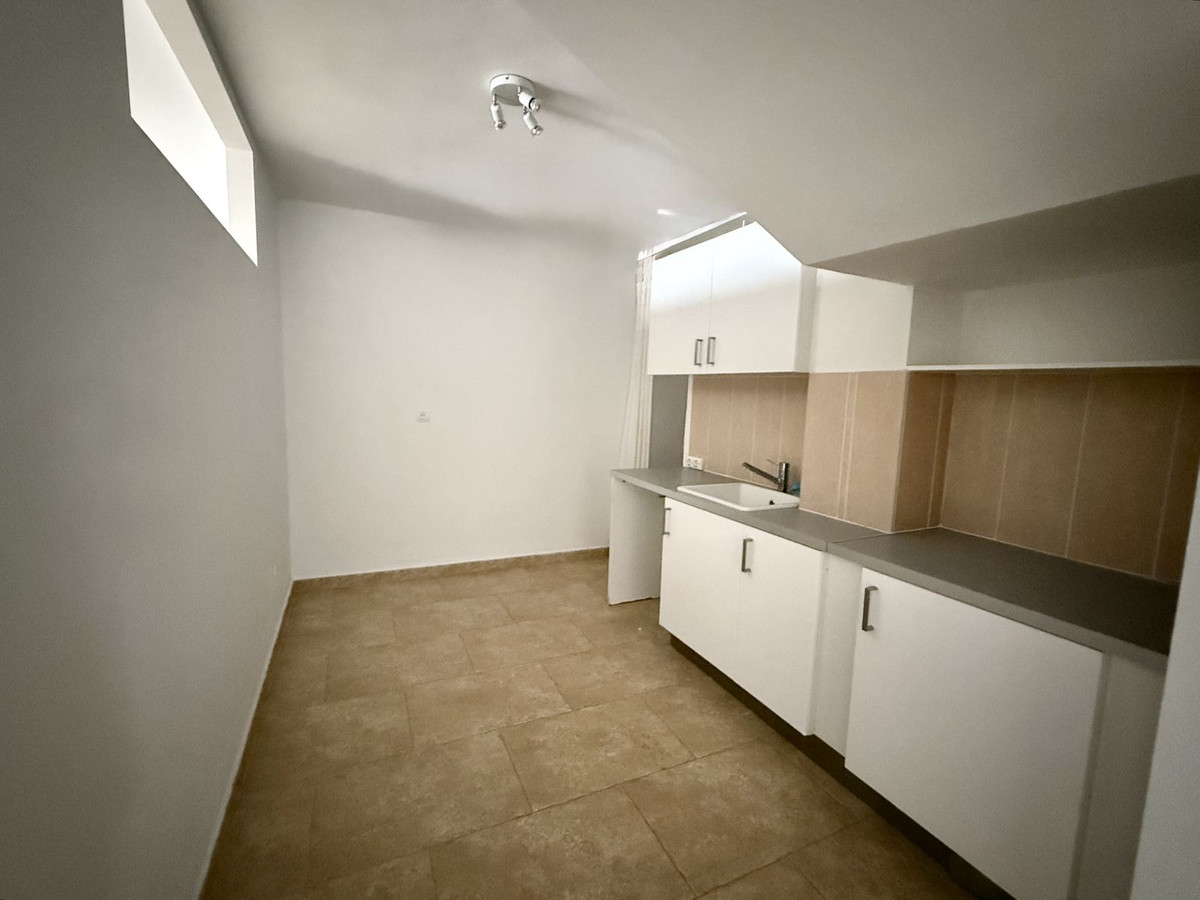 6 Bed, 4 Bath, HouseFor Sale, Fuengirola, Malaga