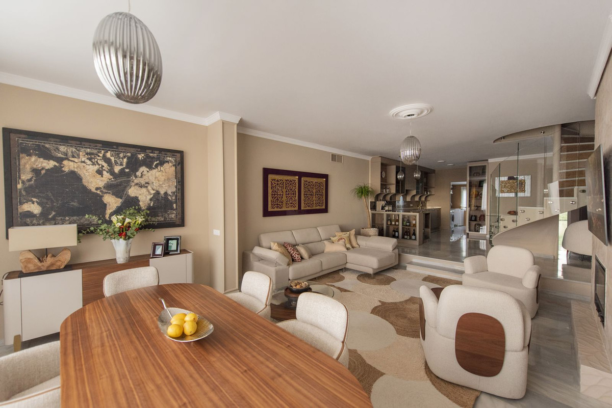 3 Bed, 2 Bath, HouseFor Sale, Nueva Andalucia, Malaga