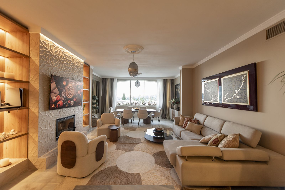 3 Bed, 2 Bath, HouseFor Sale, Nueva Andalucia, Malaga