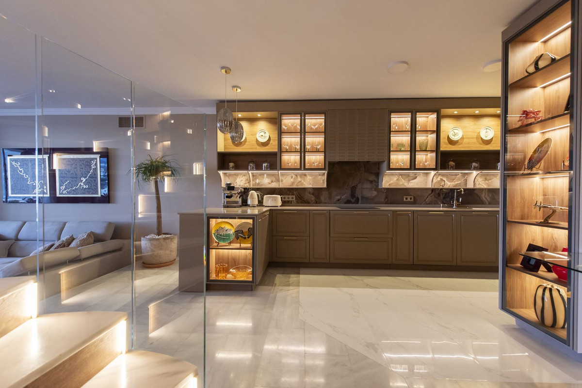 3 Bed, 2 Bath, HouseFor Sale, Nueva Andalucia, Malaga