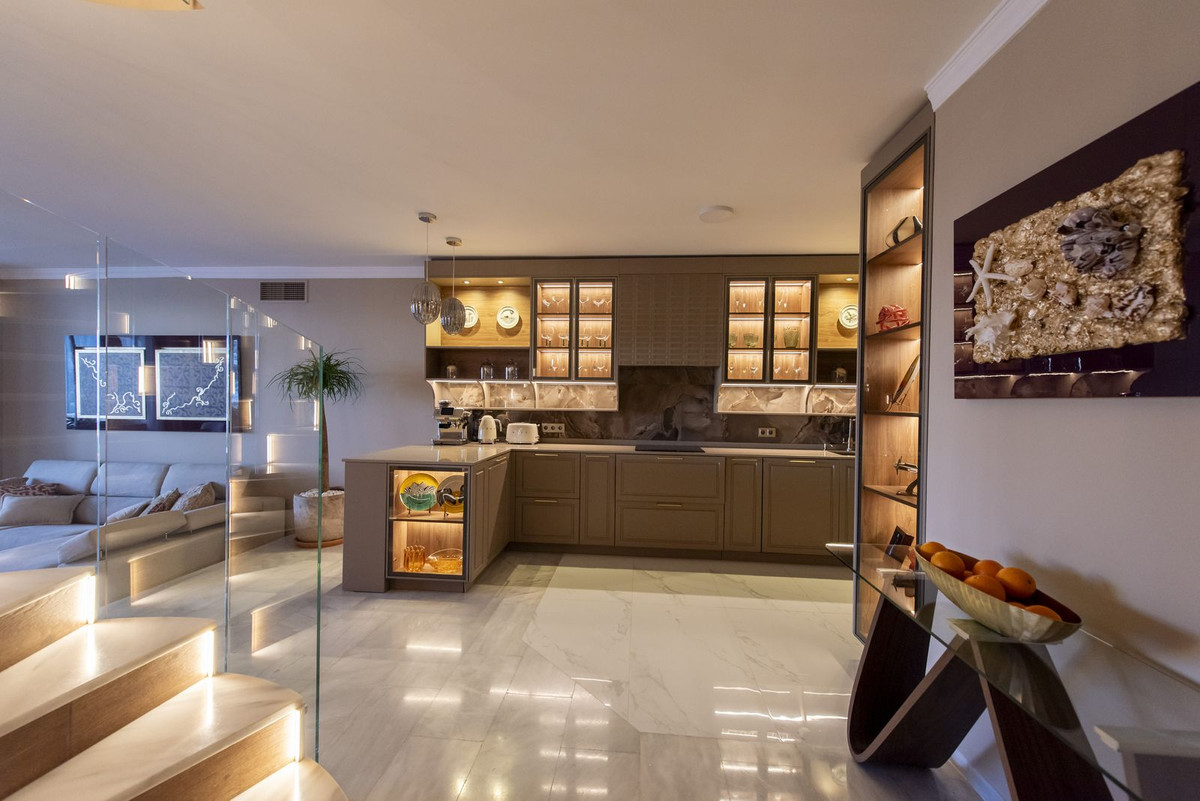 3 Bed, 2 Bath, HouseFor Sale, Nueva Andalucia, Malaga