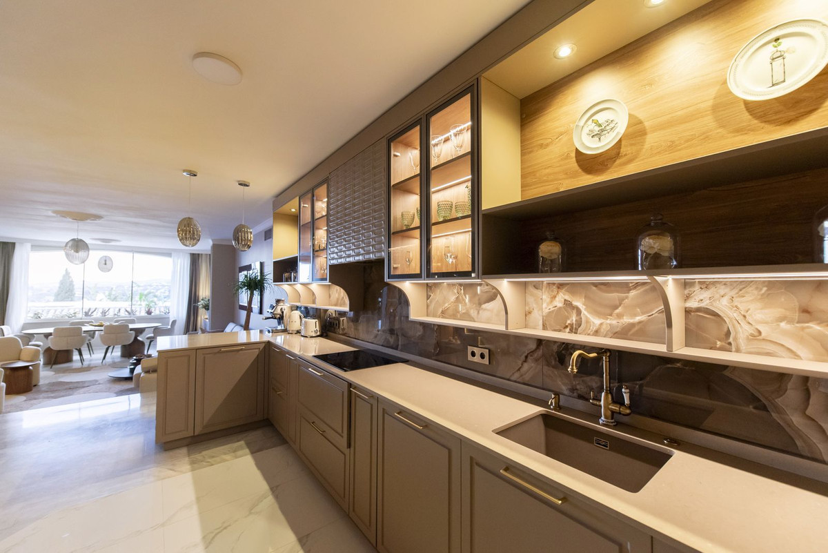 3 Bed, 2 Bath, HouseFor Sale, Nueva Andalucia, Malaga