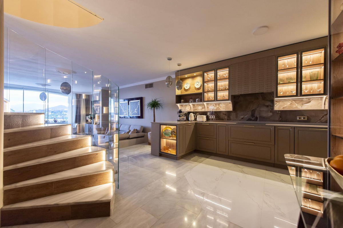 3 Bed, 2 Bath, HouseFor Sale, Nueva Andalucia, Malaga