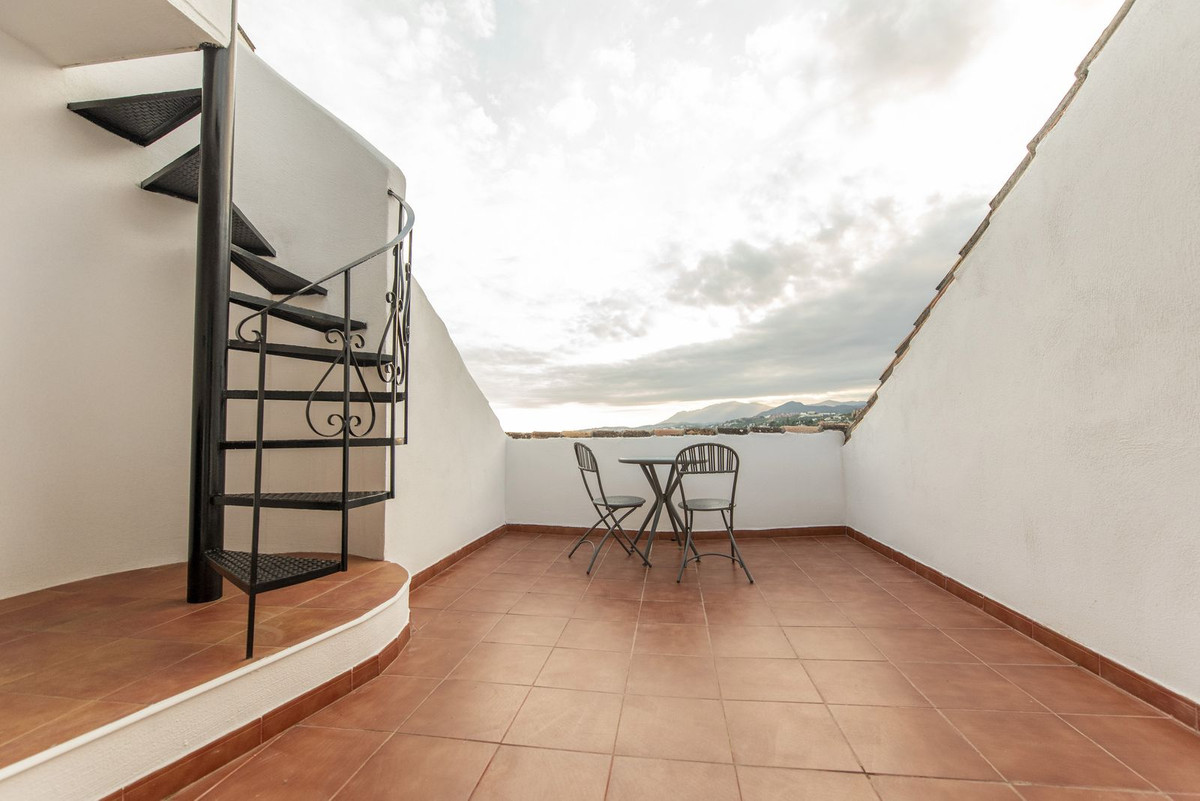 3 Bed, 2 Bath, HouseFor Sale, Nueva Andalucia, Malaga
