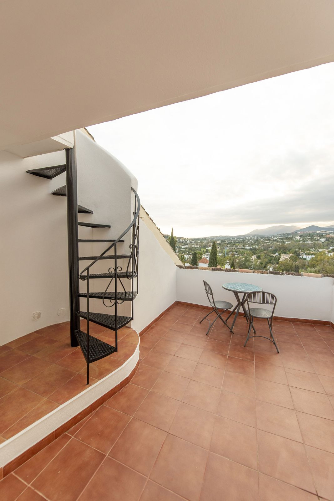 3 Bed, 2 Bath, HouseFor Sale, Nueva Andalucia, Malaga