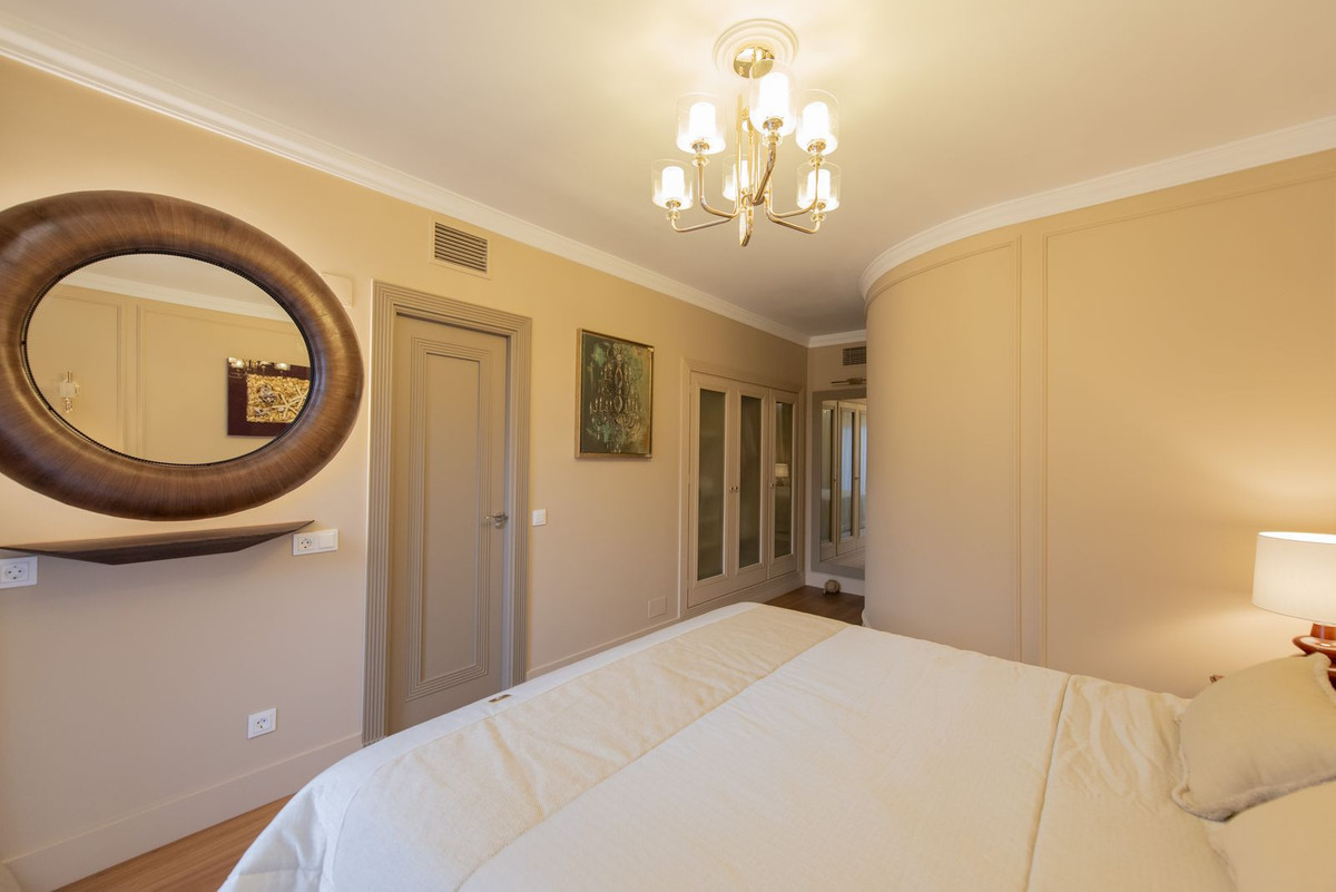 3 Bed, 2 Bath, HouseFor Sale, Nueva Andalucia, Malaga