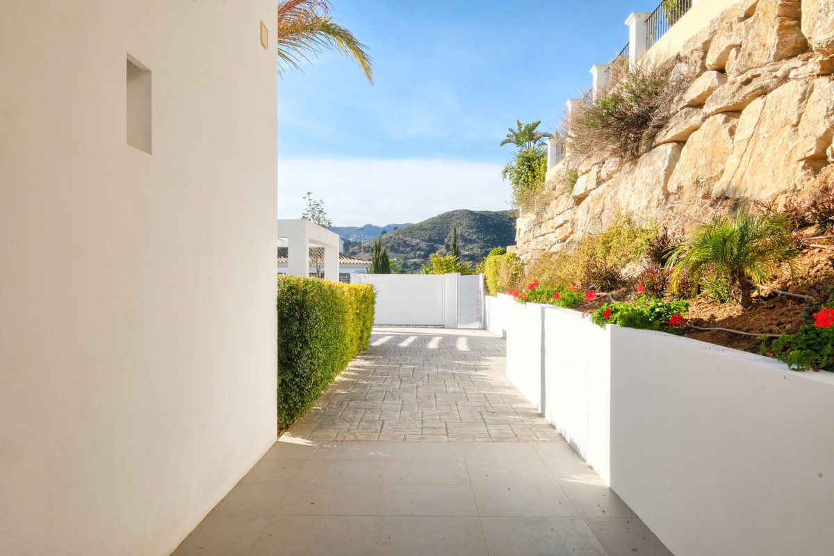 4 Bed, 4 Bath, HouseFor Sale, Benahavis, Malaga