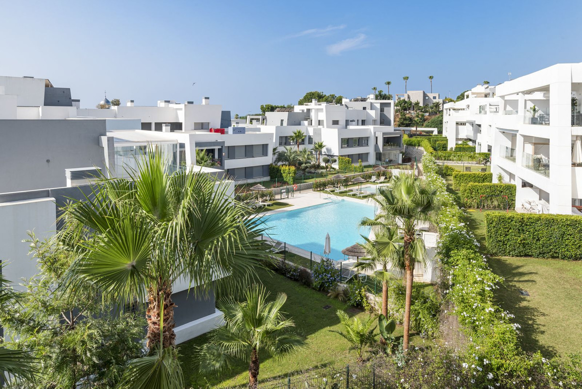2 Bed, 2 Bath, ApartmentFor Sale, Estepona, Malaga